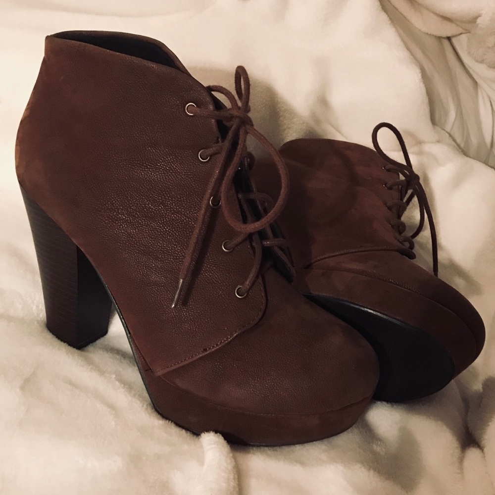 Lace up Brown Boots 👢